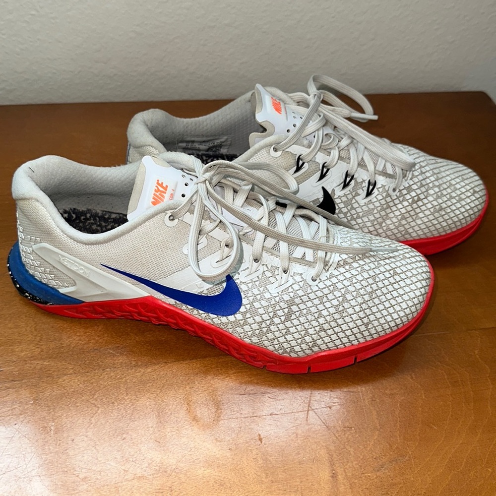 Women’s Nike Metcon 4 size 8